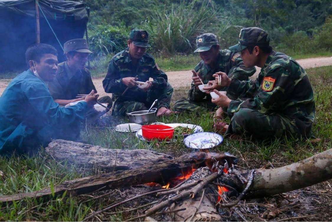 Những người lính nơi tuyến đầu chống dịch ảnh 4