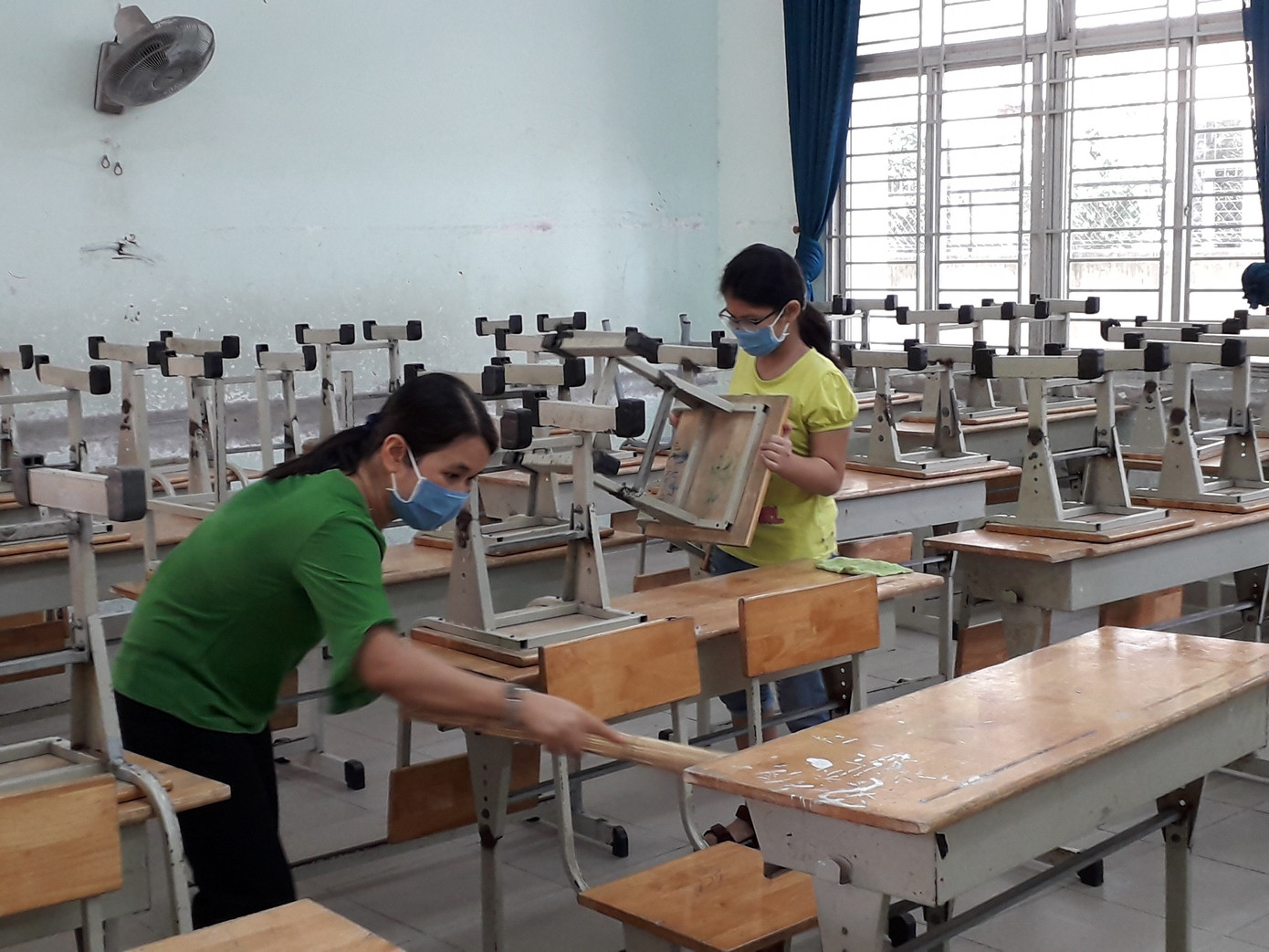 TPHCM tất bật chuẩn bị đón hơn 170.000 học sinh đi học lại ảnh 1