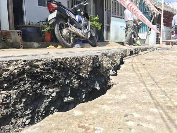 Sạt lở bờ kè phát lộ nhiều sai phạm của Sở Giao thông TPHCM ảnh 3