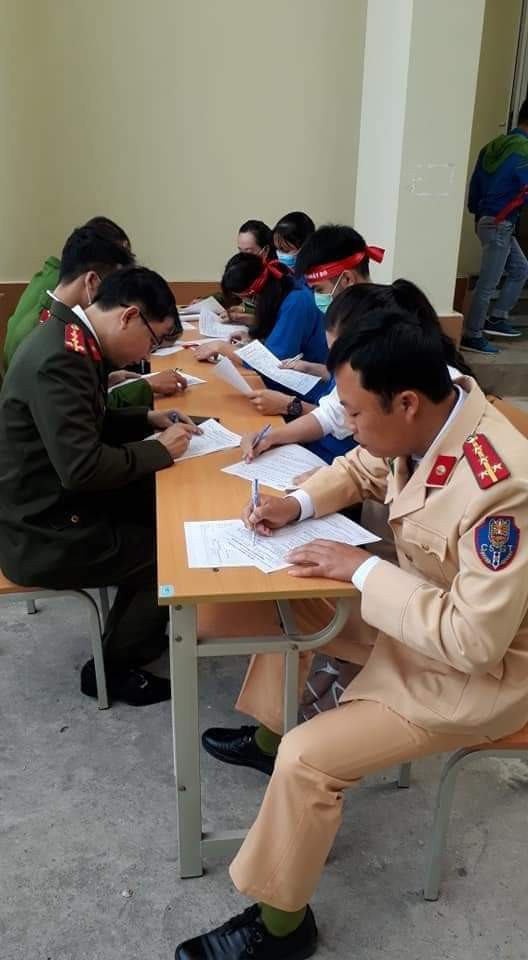 Gần 200 cán bộ, chiến sỹ công an tỉnh Thanh Hoá tham gia ngày hội Chủ nhật Đỏ ảnh 6