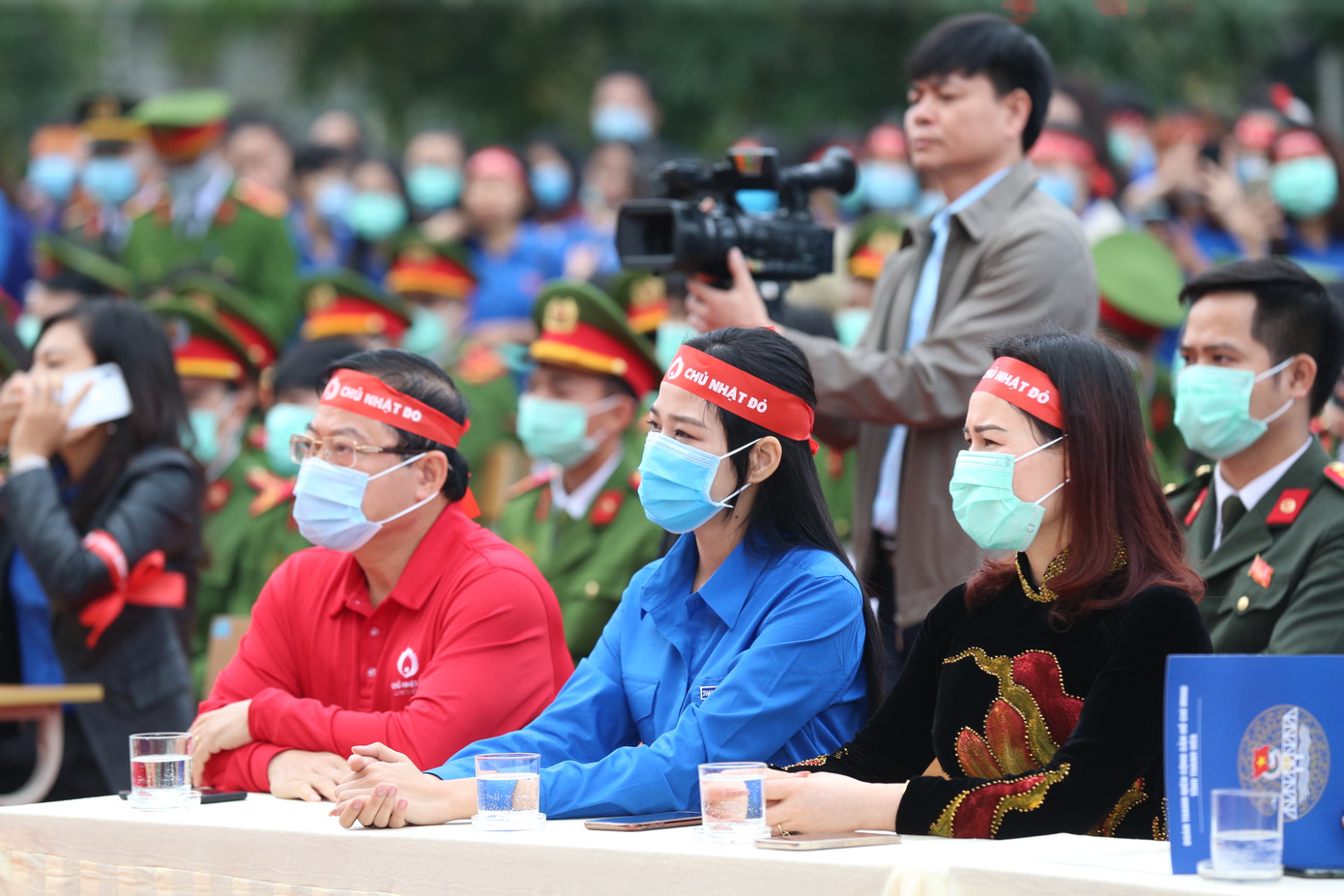 Hoa hậu Đỗ Thị Hà hưởng ứng ngày hội Chủ nhật Đỏ tại Thanh Hoá ảnh 6