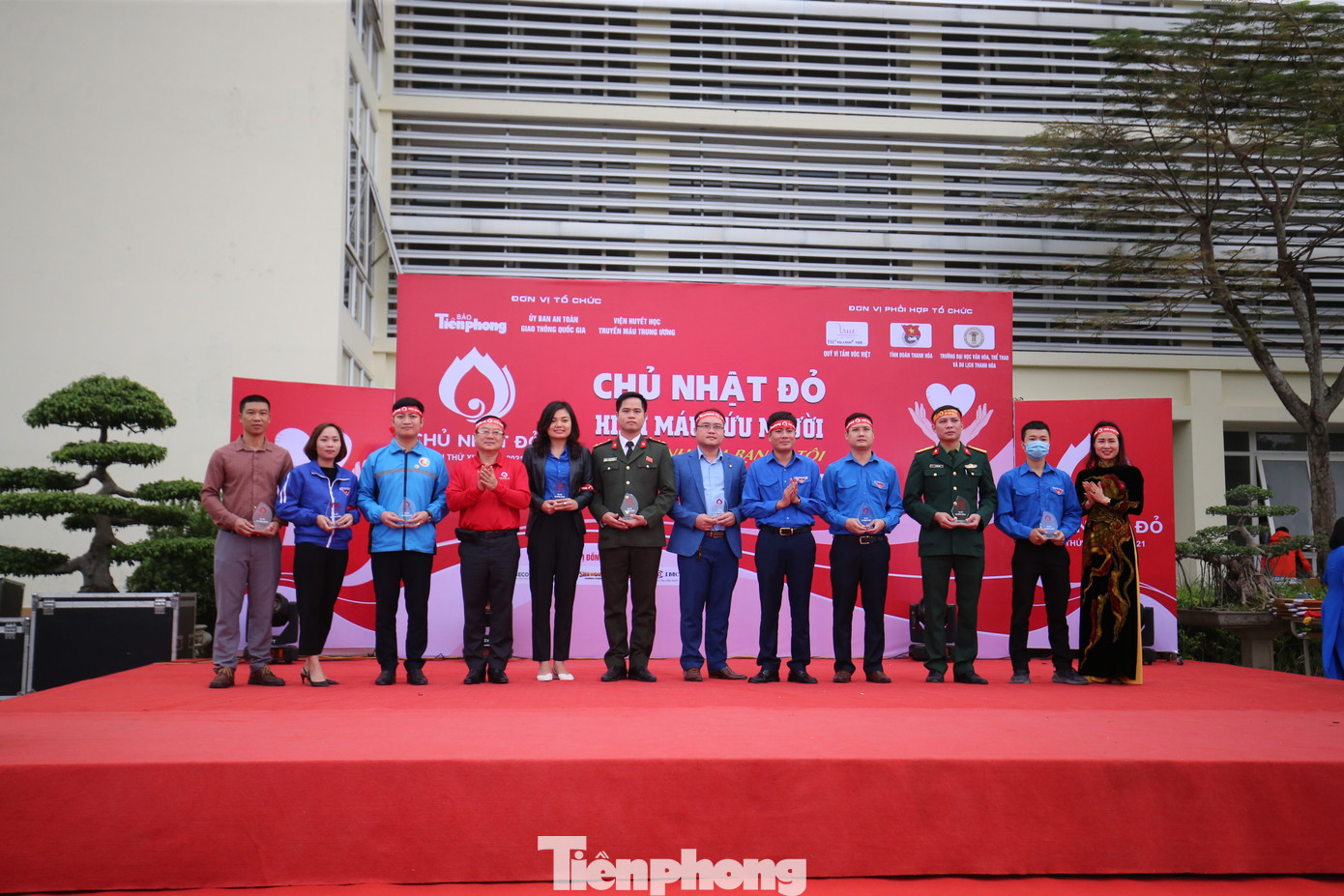 Gần 200 cán bộ, chiến sỹ công an tỉnh Thanh Hoá tham gia ngày hội Chủ nhật Đỏ ảnh 9