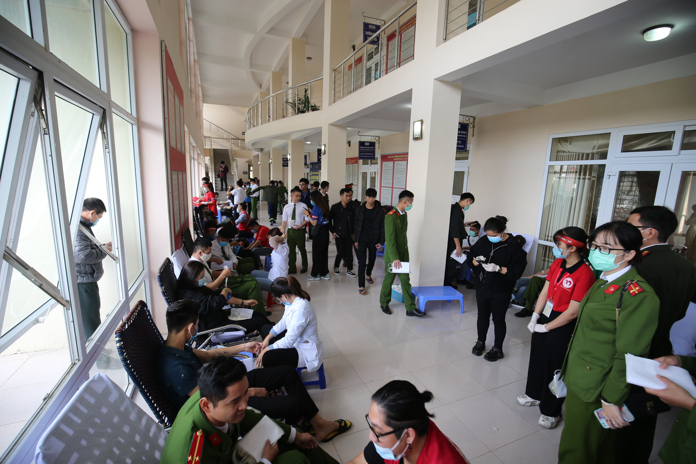 Hoa hậu Đỗ Thị Hà hưởng ứng ngày hội Chủ nhật Đỏ tại Thanh Hoá ảnh 12