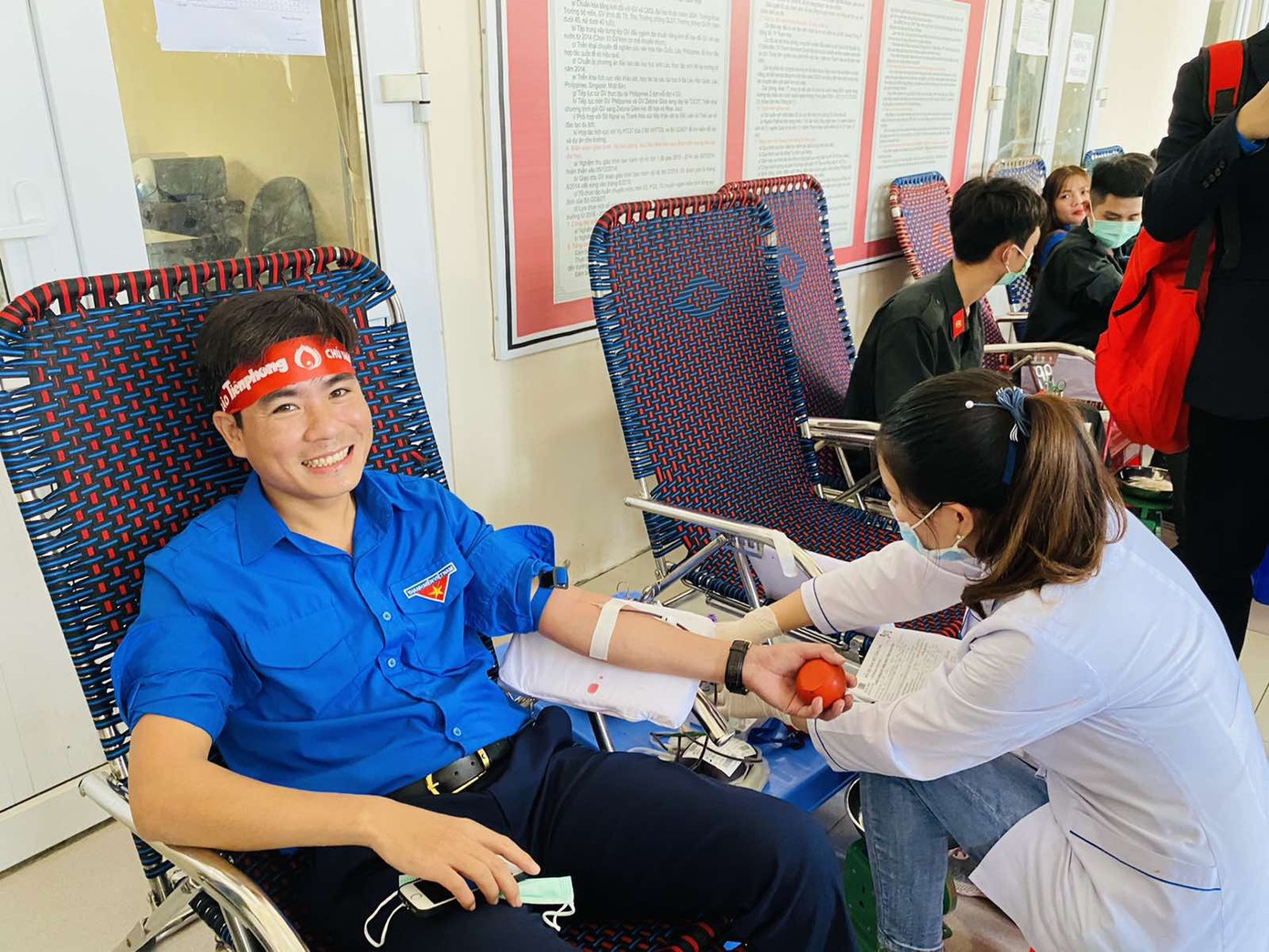 Hoa hậu Đỗ Thị Hà hưởng ứng ngày hội Chủ nhật Đỏ tại Thanh Hoá ảnh 9