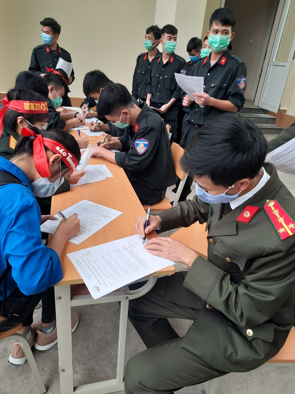 Gần 200 cán bộ, chiến sỹ công an tỉnh Thanh Hoá tham gia ngày hội Chủ nhật Đỏ ảnh 3