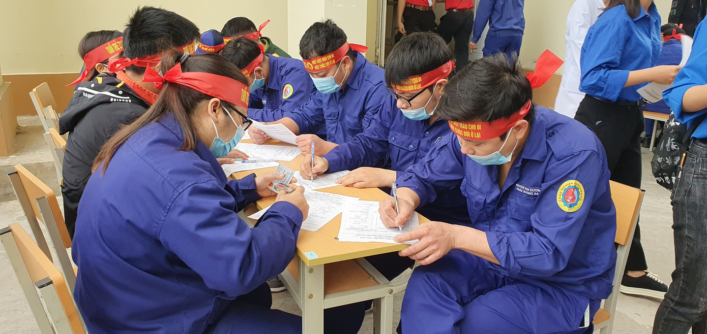 Hoa hậu Đỗ Thị Hà hưởng ứng ngày hội Chủ nhật Đỏ tại Thanh Hoá ảnh 17