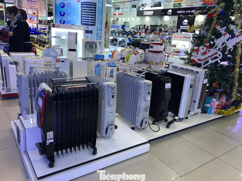 Thị trường thiết bị sưởi 'ấm lên' trong ngày giá rét ảnh 3