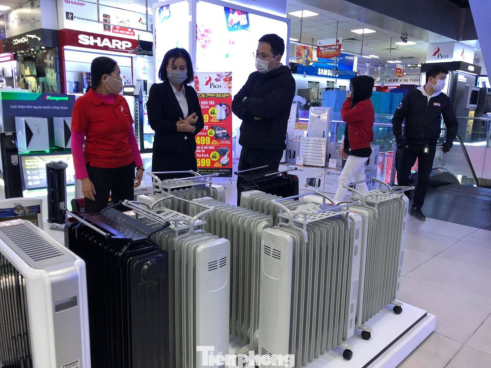 Thị trường thiết bị sưởi 'ấm lên' trong ngày giá rét ảnh 4