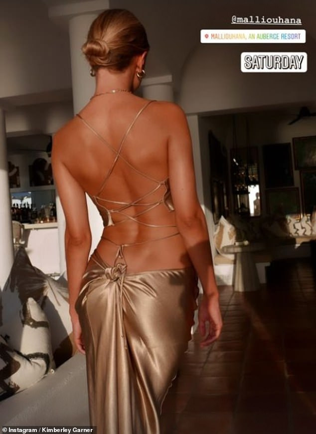 Mỹ nhân áo tắm Kimberley Garner lưng trần quyến rũ và võng eo tuyệt đẹp ảnh 2