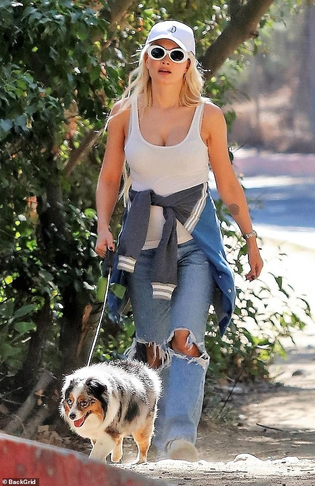 Cô đào kém 53 tuổi được ông trùm Playboy say đắm nhất hiện ra sao? ảnh 2