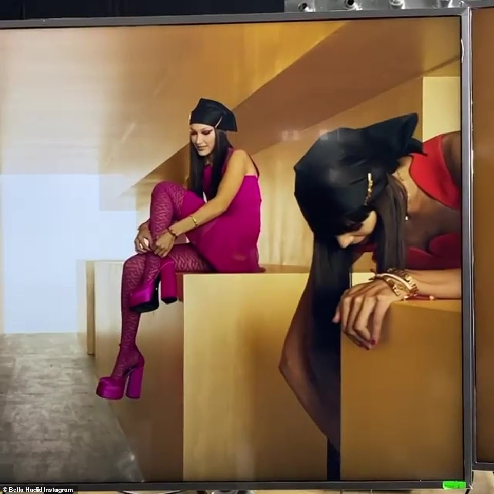 Siêu mẫu Nga Irina Shayk đẹp như nữ thần trên đường băng của Versace ảnh 15