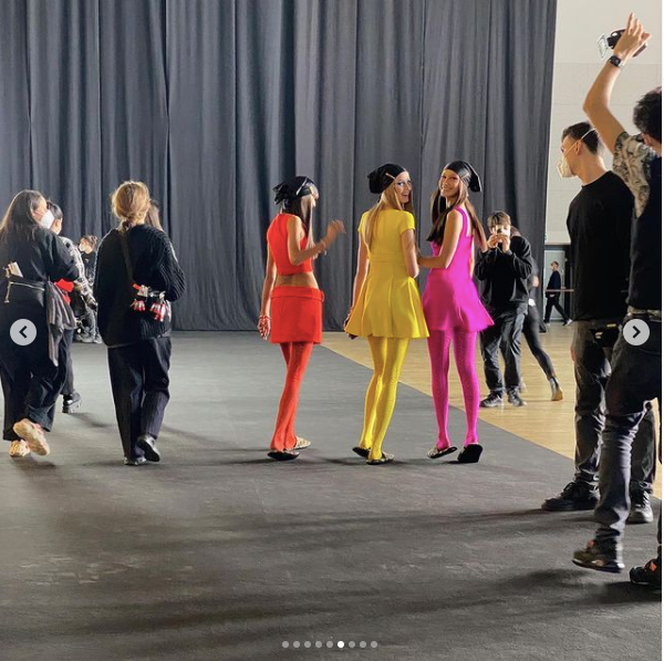 Siêu mẫu Nga Irina Shayk đẹp như nữ thần trên đường băng của Versace ảnh 17