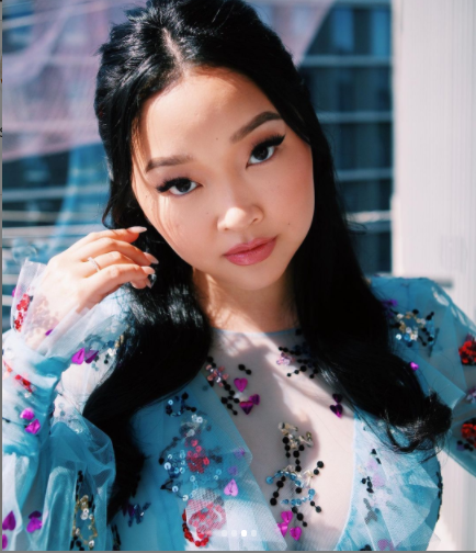 Cô gái Cần Thơ diện đầm xuyên thấu ở Quả Cầu Vàng 2021 ảnh 2