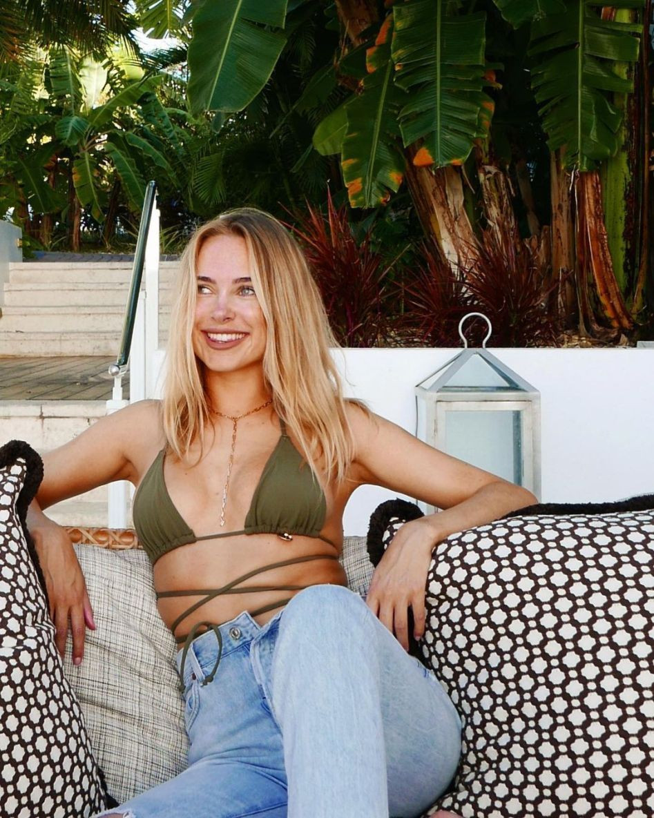 Mỹ nhân áo tắm Kimberley Garner lưng trần quyến rũ và võng eo tuyệt đẹp ảnh 7