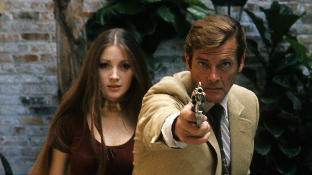'Bond girl' Jane Seymour tuổi 70 trẻ đẹp ngỡ ngàng ở biển với áo tắm ảnh 9