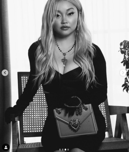 Chị em Kim Kardashian nóng bỏng 'rực lửa' trong show thời trang ảo của Dolce & Gabbana ảnh 10