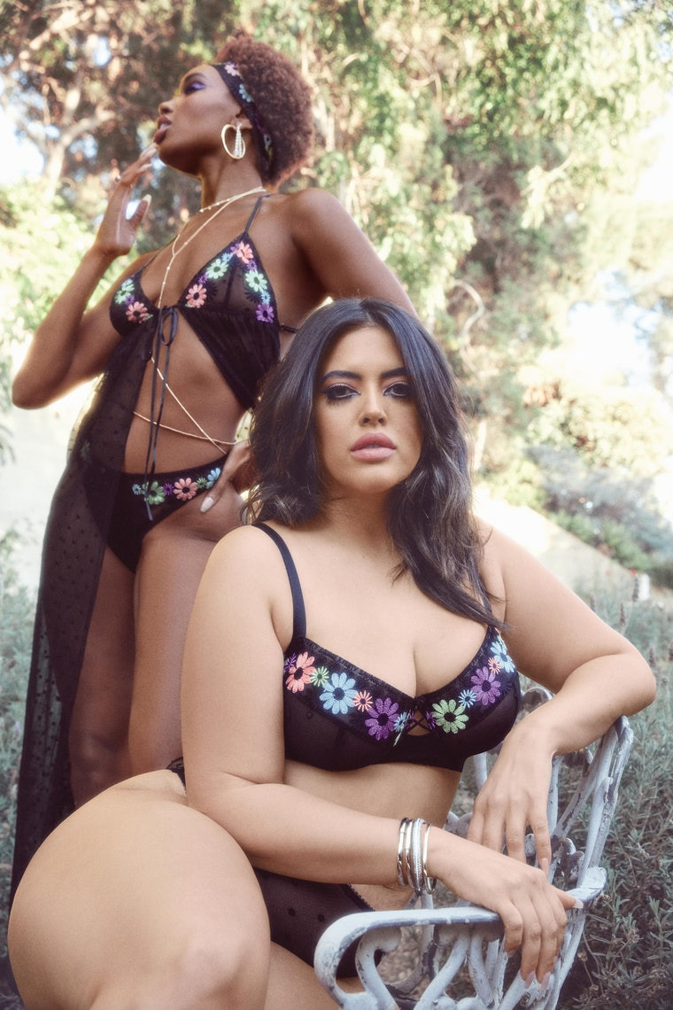 Rihanna làm mẫu bikini cực nóng bỏng ảnh 10