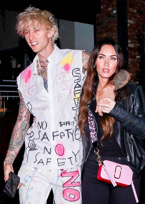 Megan Fox mặc cực sành điệu, khoe eo thon ra phố ảnh 4