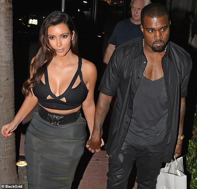 Nữ tỷ phú Kylie Jenner khoe 3 vòng 'bốc lửa' ảnh 9