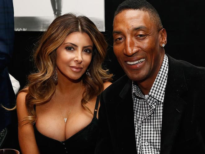 Vợ cũ huyền thoại bóng rổ Scottie Pippen mặc bikini cực nóng bỏng dù tuổi U50 ảnh 3