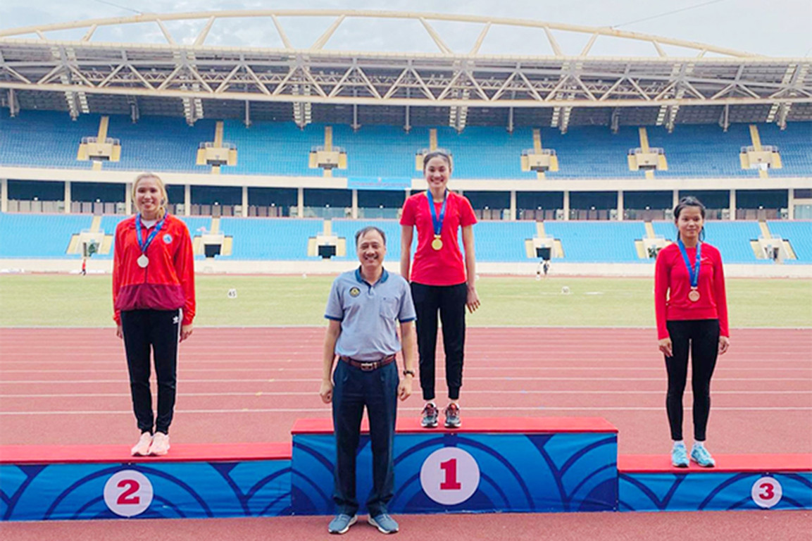 Nữ sinh Đại học Duy Tân đoạt Huy chương Bạc nhảy sào nữ ảnh 1