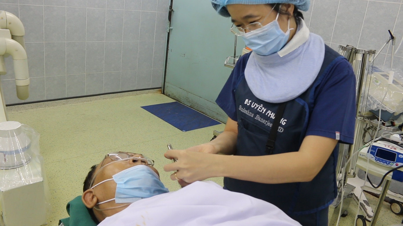 Kịp thời cứu bố của đội trưởng Đội phản ứng nhanh điều trị COVID-19 tại Quảng Nam ảnh 2