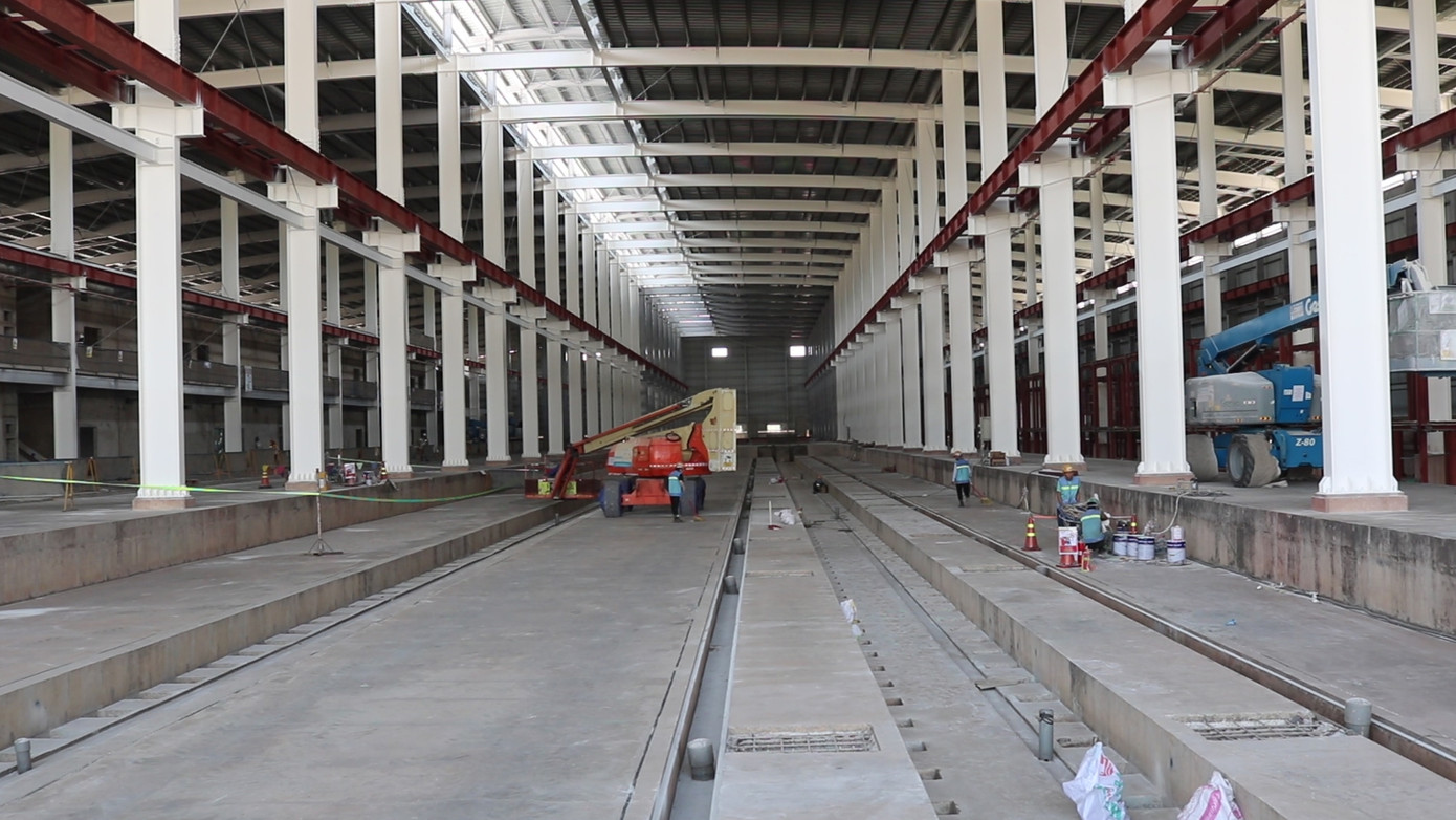 Nhiều công nhân tập trung phản đối nhà thầu chính dự án metro số 1 ảnh 1