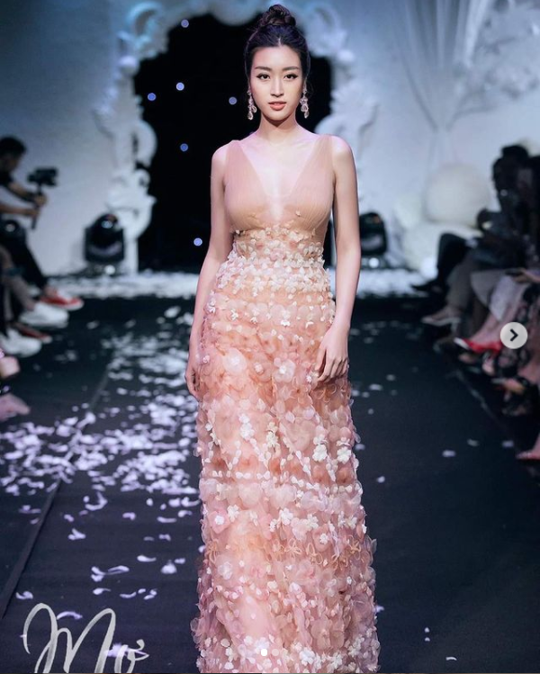 Top 3 Hoa hậu Việt Nam sở hữu lượng fan 'khủng' trên Instagram ảnh 8