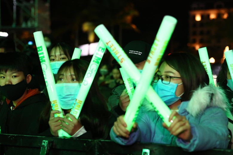 Đại nhạc hội RAP ‘chào 2021’ xua tan giá rét kỷ lục ở Hạ Long ảnh 7