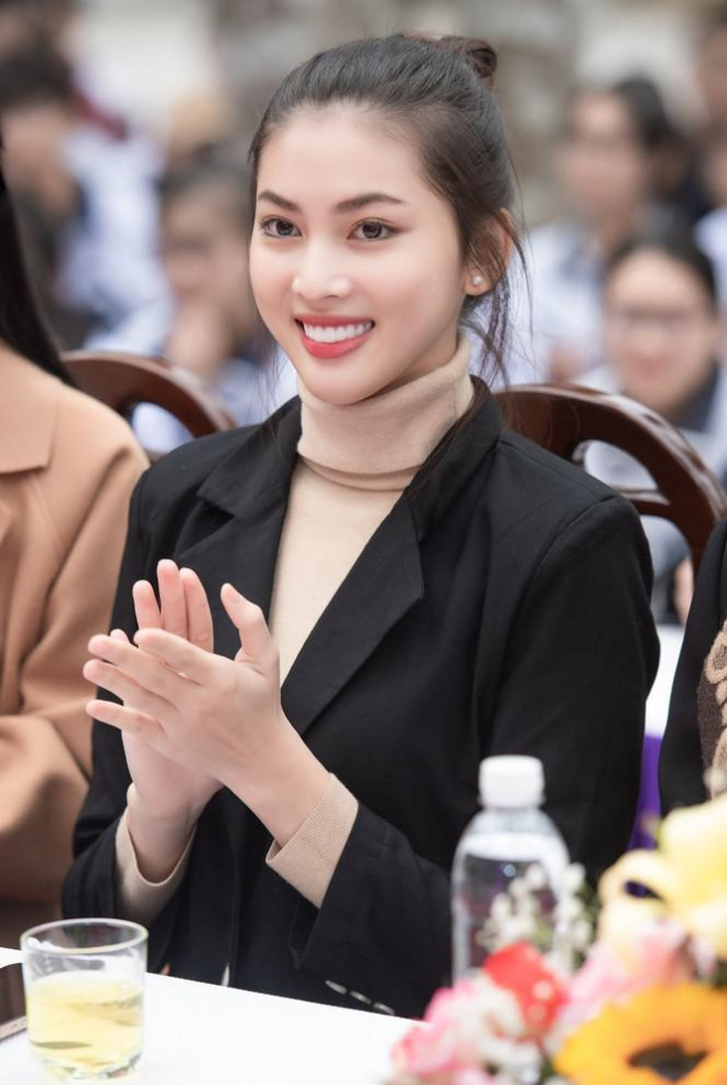 Những hình ảnh đời thực giản dị và xinh đẹp của Top 3 Hoa Hậu Việt Nam 2020 ảnh 10