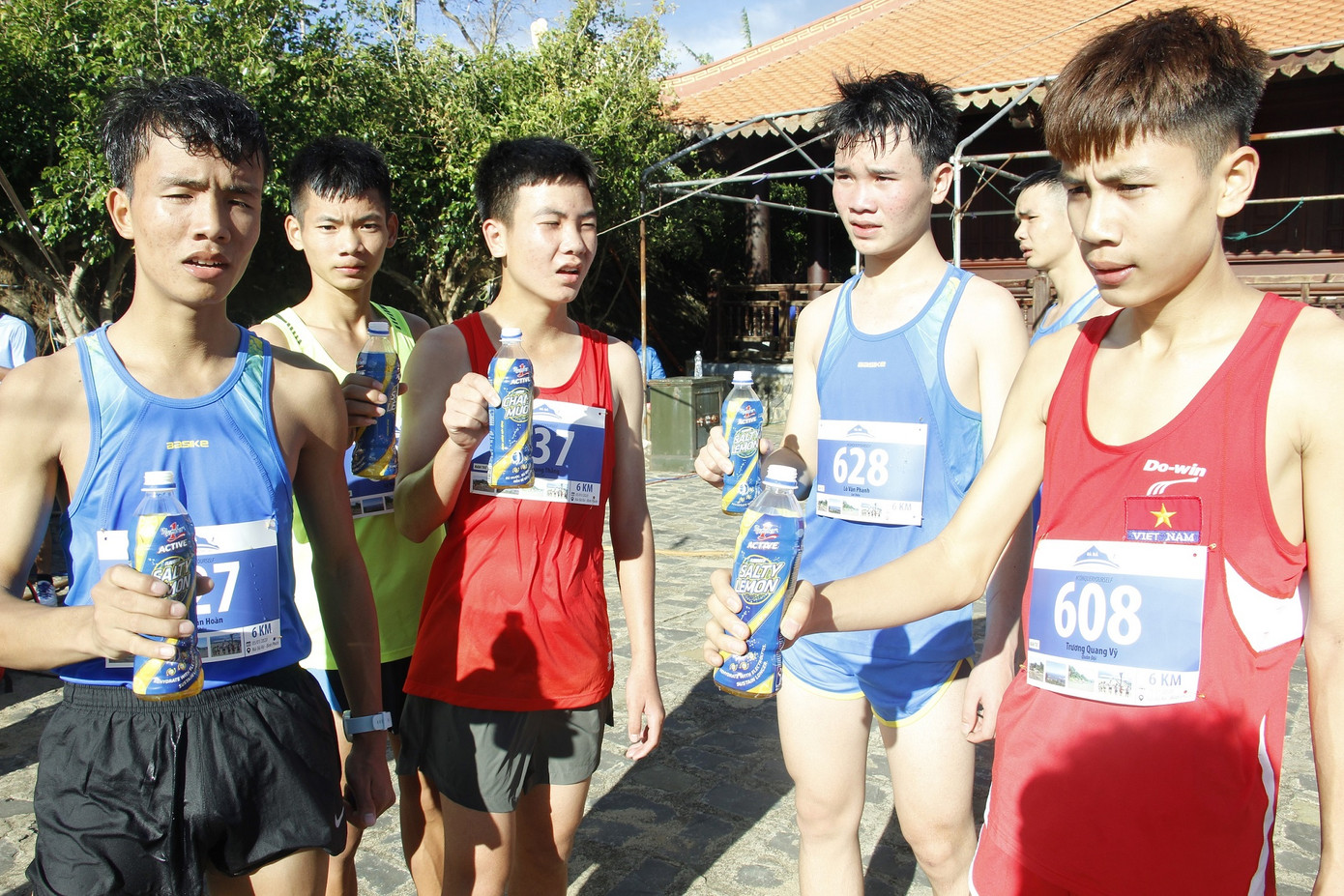 Gần 1500 vận động viên chinh phục đỉnh núi Bà Rá cùng Number 1 Active ảnh 5