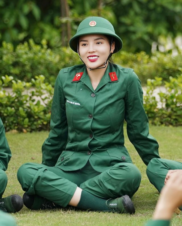 Top 3 Hoa hậu Việt Nam sở hữu lượng fan 'khủng' trên Instagram ảnh 4