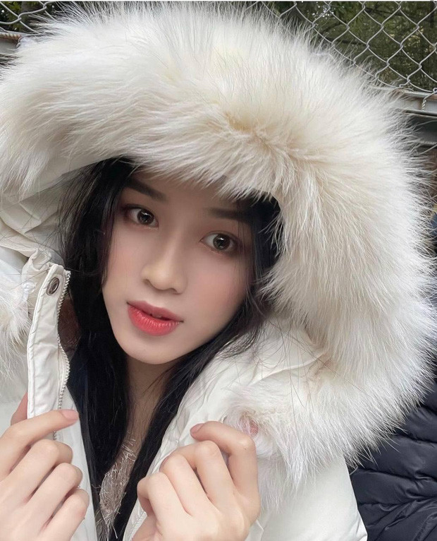 Những hình ảnh đời thực giản dị và xinh đẹp của Top 3 Hoa Hậu Việt Nam 2020 ảnh 2