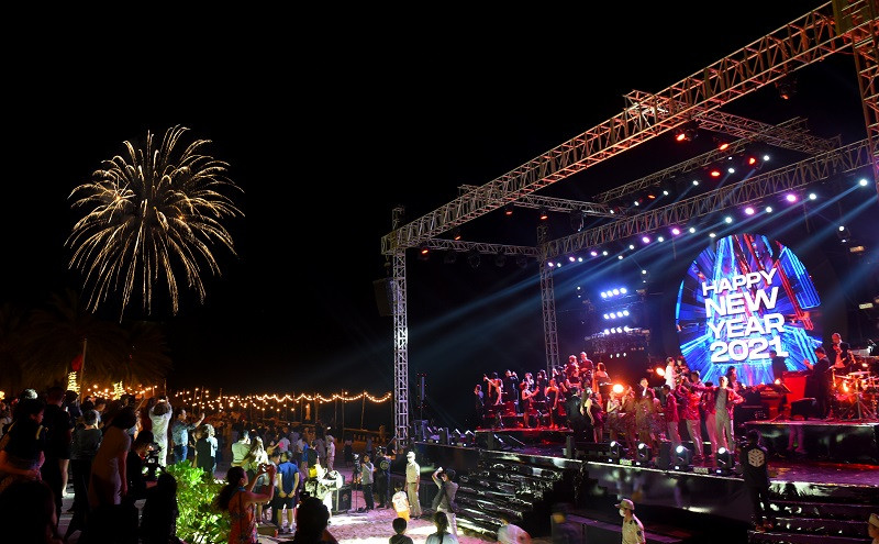 Rực rỡ lễ hội pháo hoa đón năm mới tại Dạ tiệc Vinpearl ba miền ảnh 12
