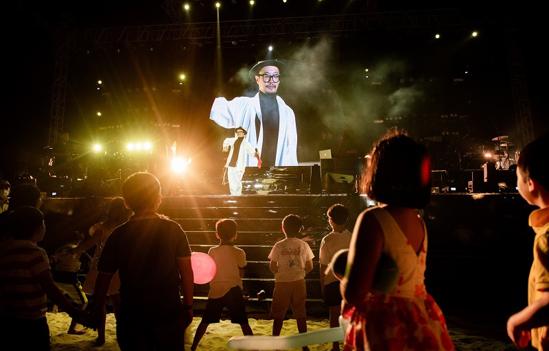 Rực rỡ lễ hội pháo hoa đón năm mới tại Dạ tiệc Vinpearl ba miền ảnh 4