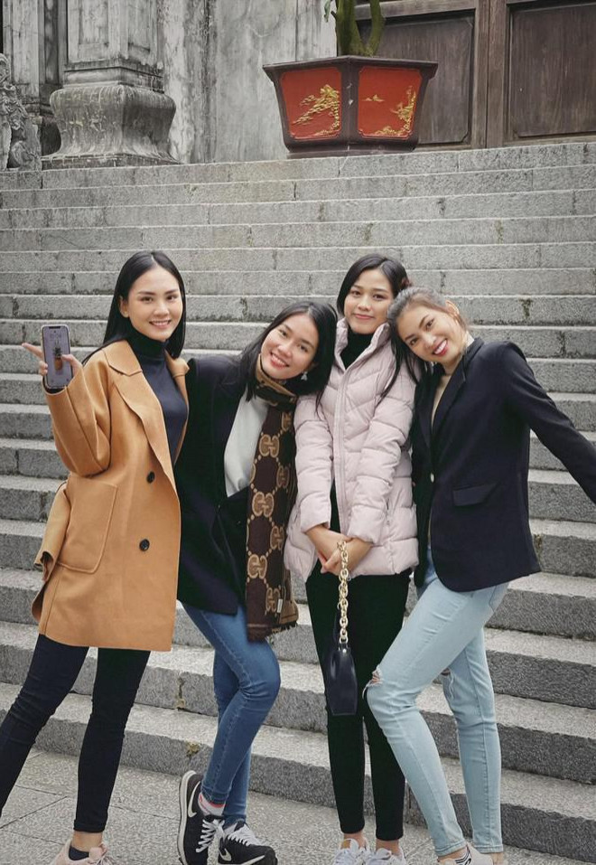 Những hình ảnh đời thực giản dị và xinh đẹp của Top 3 Hoa Hậu Việt Nam 2020 ảnh 14