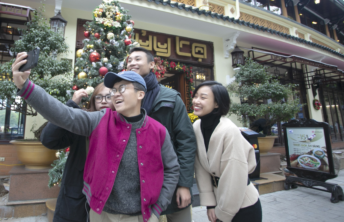 Nhà hàng Thủy Tạ: 'Sợi dây' gắn kết người Hà Nội nay với nét thanh lịch Hà Thành ảnh 2