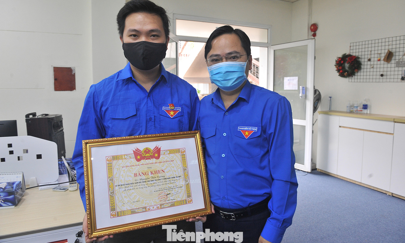 T.Ư Đoàn tặng bằng khen đội ngũ xây dựng ứng dụng NCOVI khai báo y tế ảnh 4