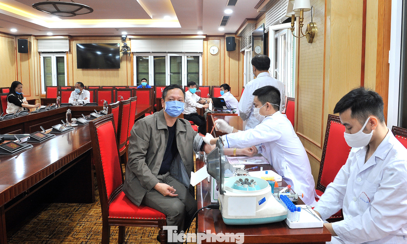 Những giọt máu ấm nóng tình người trong dịch COVID-19 ảnh 3