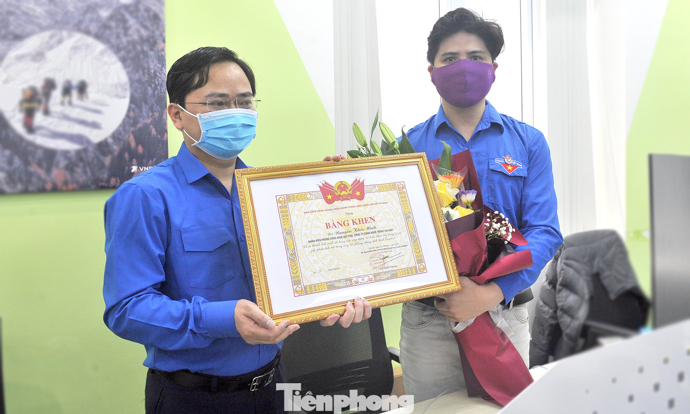 T.Ư Đoàn tặng bằng khen đội ngũ xây dựng ứng dụng NCOVI khai báo y tế ảnh 5