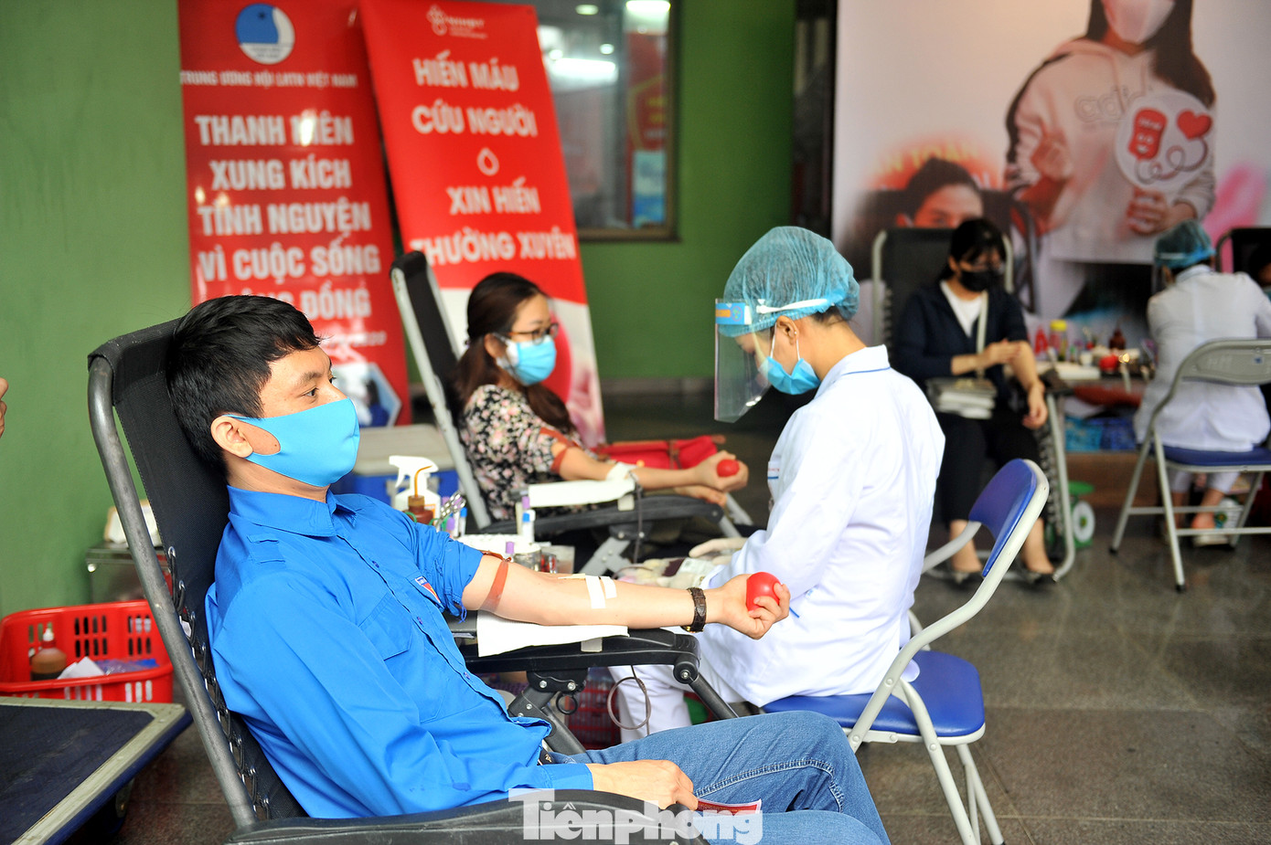 Xuân Bắc, Tự Long và Á khôi Quỳnh Nga vào Viện lan tỏa hiến máu đừng ngại COVID ảnh 10