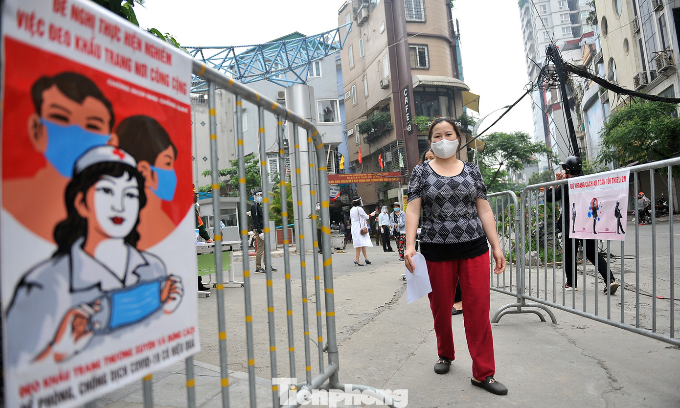 Cây ATM gạo nhận diện gương mặt ở Hà Nội giúp người nghèo trong dịch ảnh 12