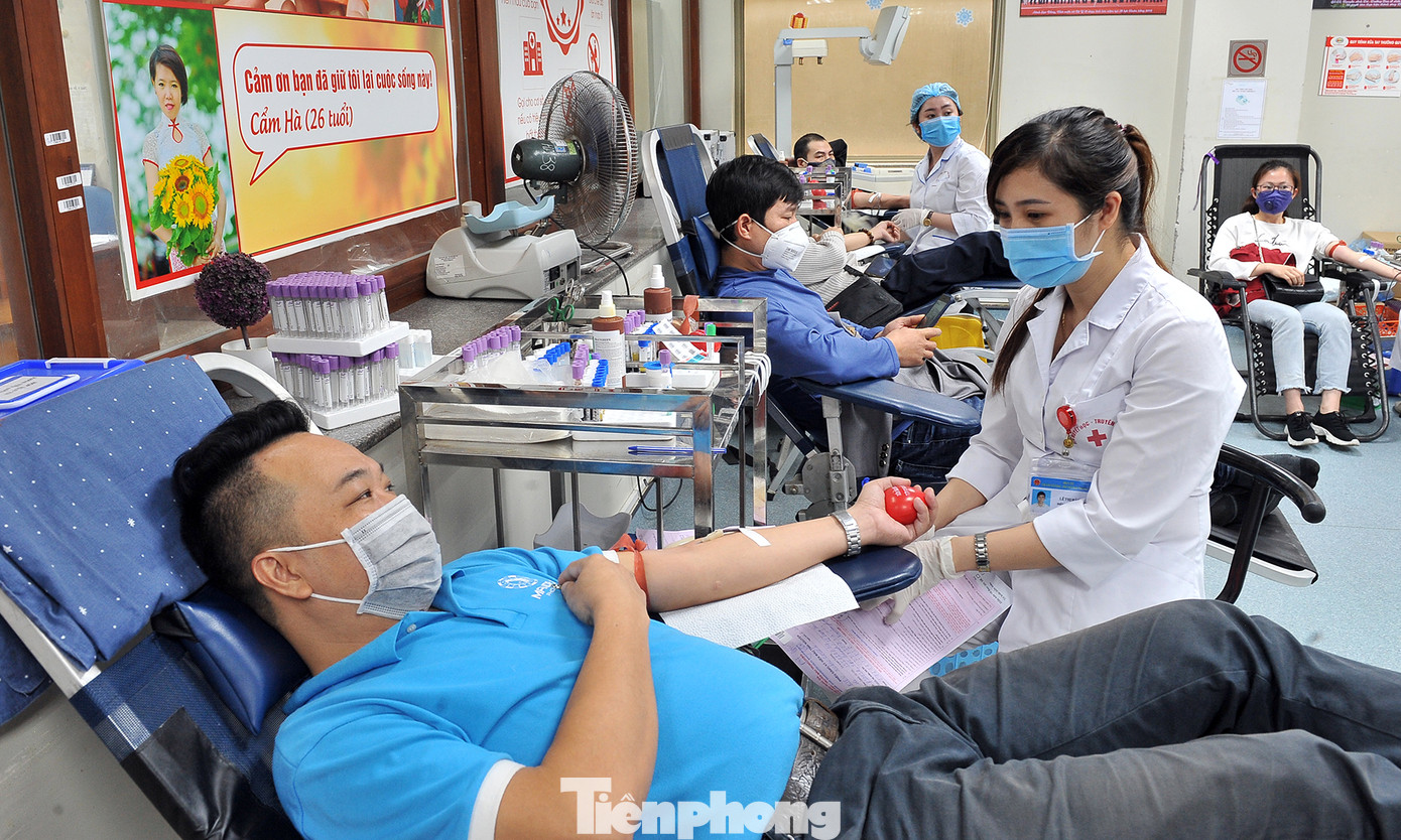 Gia đình hiến máu mừng sinh nhật trong bão dịch COVID-19 ảnh 7