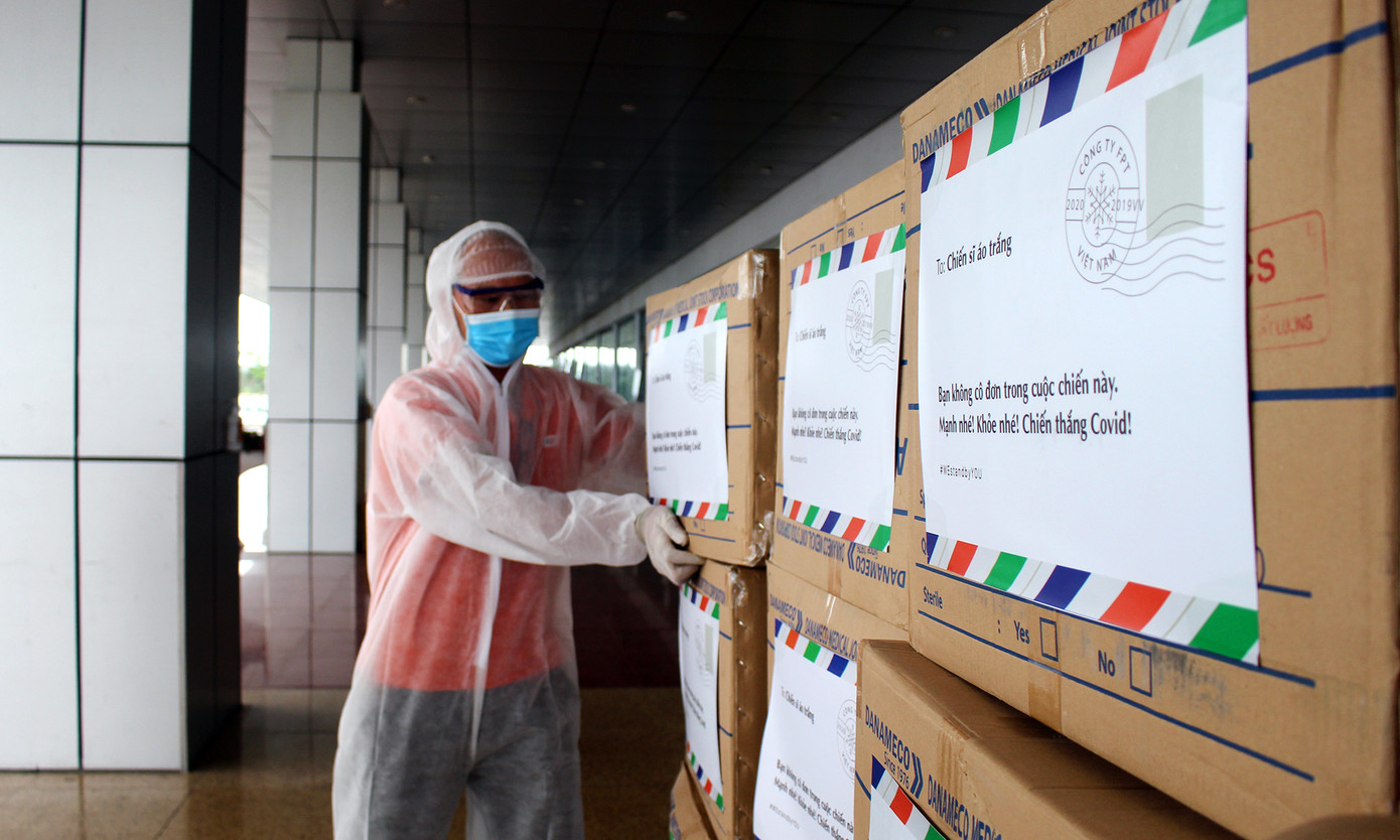 Dân công sở tiếp sức tuyến đầu 'chiến thắng COVID' ảnh 4