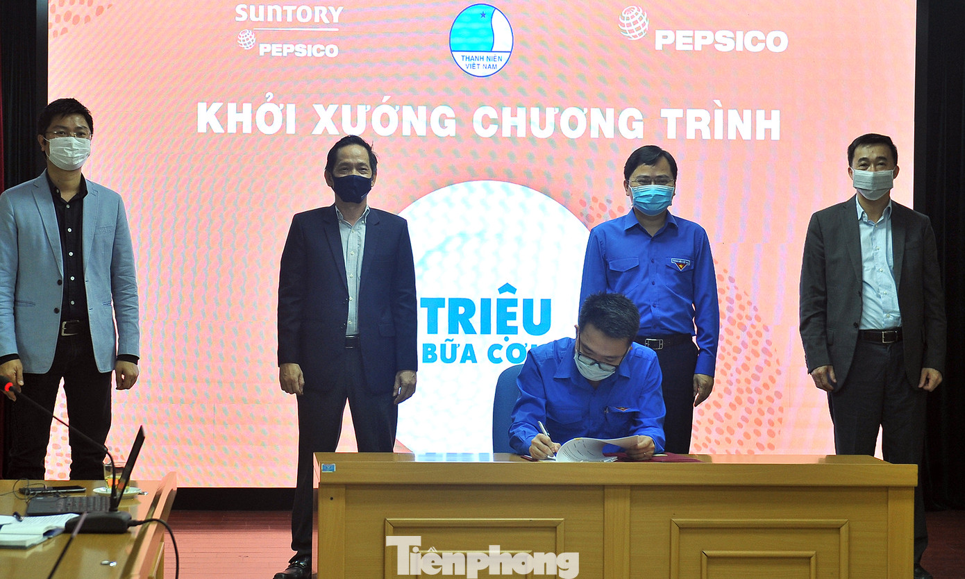 Triệu bữa ăn cho người khó khăn trong mùa dịch COVID-19 ảnh 4