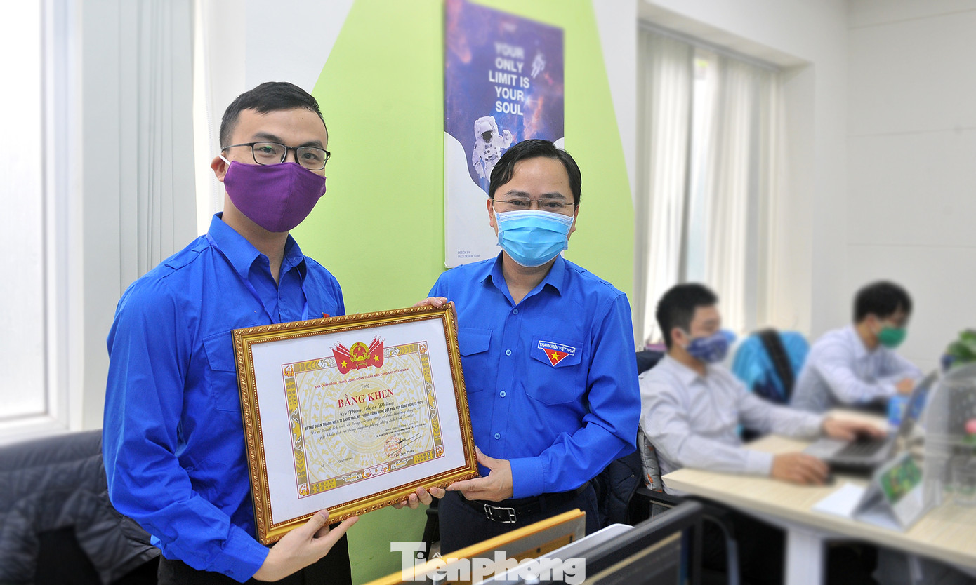 T.Ư Đoàn tặng bằng khen đội ngũ xây dựng ứng dụng NCOVI khai báo y tế ảnh 2