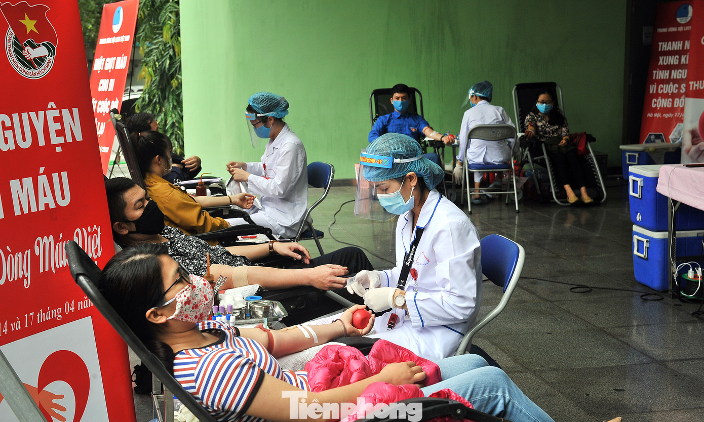 Xuân Bắc, Tự Long và Á khôi Quỳnh Nga vào Viện lan tỏa hiến máu đừng ngại COVID ảnh 11