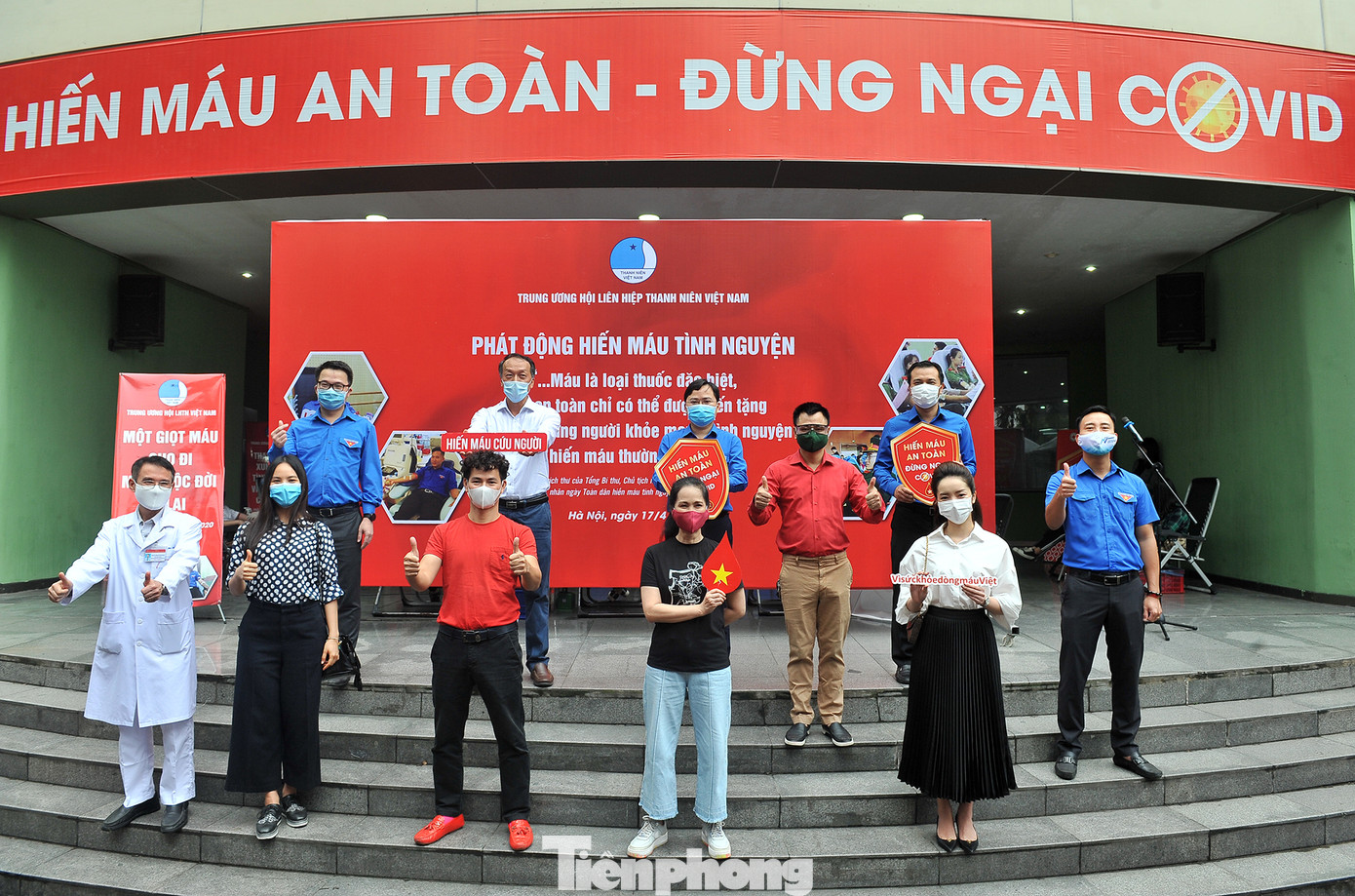 Xuân Bắc, Tự Long và Á khôi Quỳnh Nga vào Viện lan tỏa hiến máu đừng ngại COVID ảnh 1