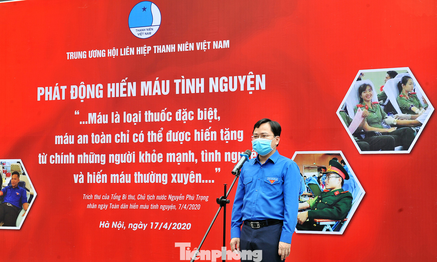 Xuân Bắc, Tự Long và Á khôi Quỳnh Nga vào Viện lan tỏa hiến máu đừng ngại COVID ảnh 2