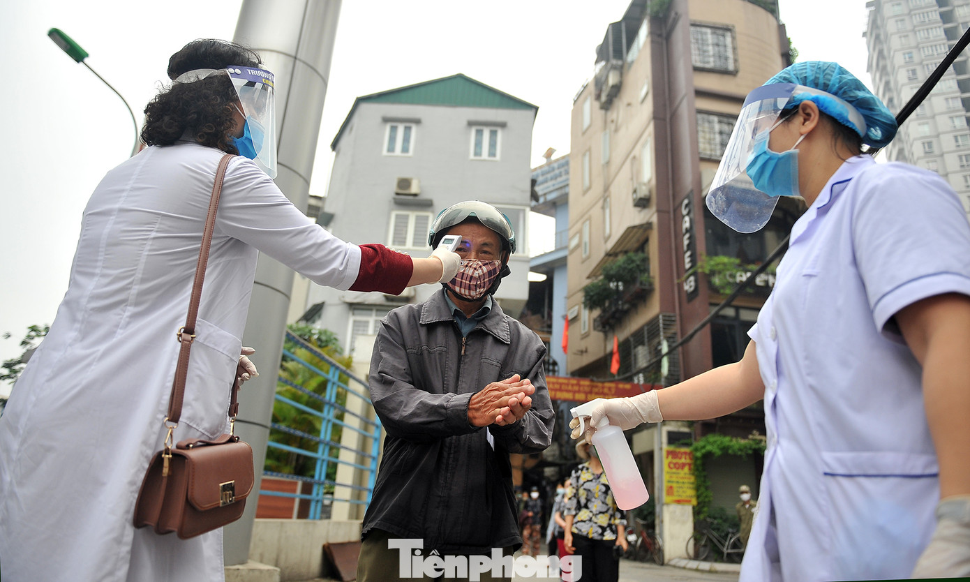 Cây ATM gạo nhận diện gương mặt ở Hà Nội giúp người nghèo trong dịch ảnh 11